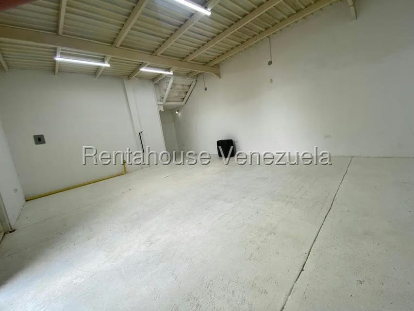 Comercial (Local Comercial) en Alquiler en Zona Este, Lara - 14