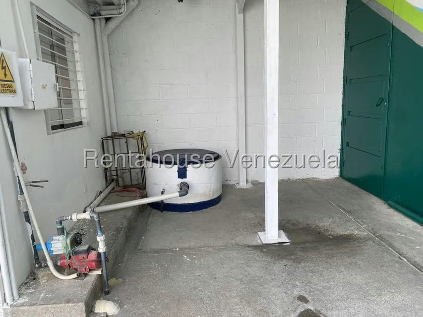Comercial (Local Comercial) en Alquiler en Zona Este, Lara - 16