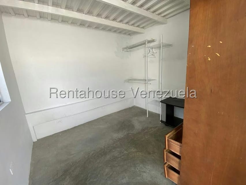 Comercial (Local Comercial) en Alquiler en Zona Este, Lara - 18