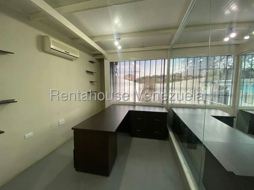 Comercial (Local Comercial) en Alquiler en Zona Este, Lara - 3