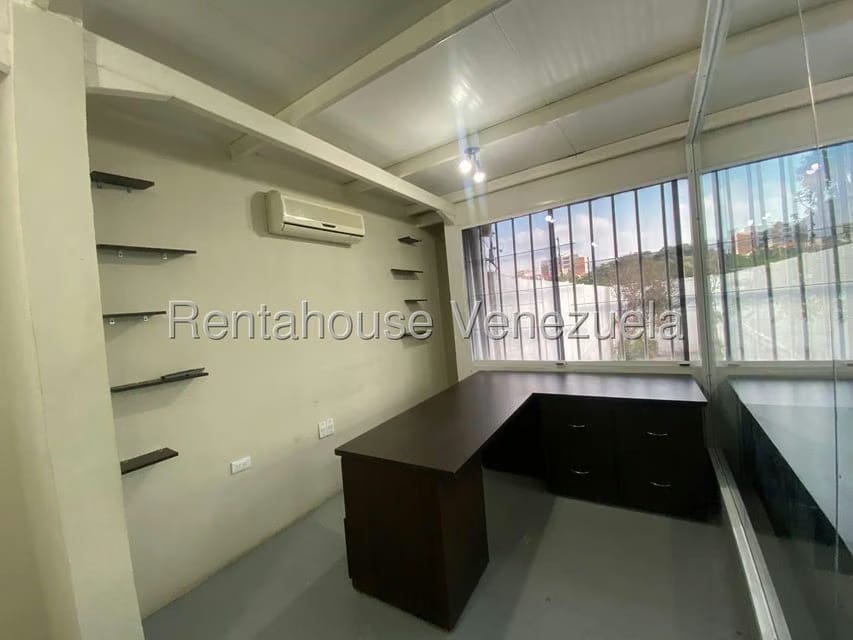 Comercial (Local Comercial) en Alquiler en Zona Este, Lara - 4