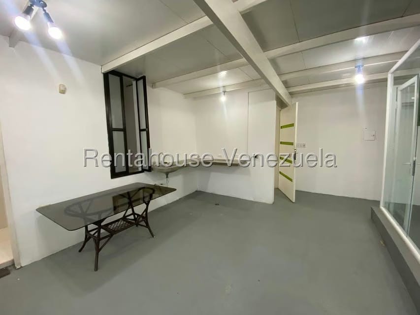 Comercial (Local Comercial) en Alquiler en Zona Este, Lara - 8