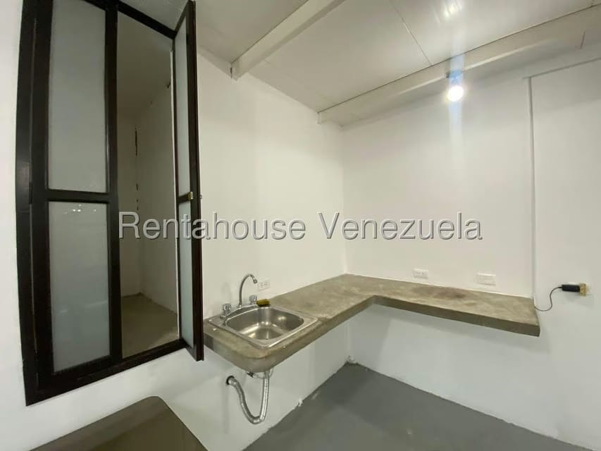 Comercial (Local Comercial) en Alquiler en Zona Este, Lara - 9