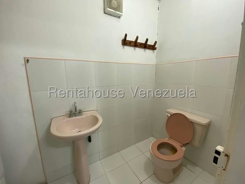 Comercial (Local Comercial) en Alquiler en Zona Este, Lara - 10