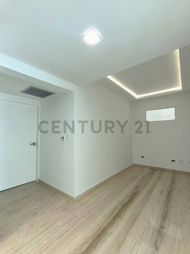 En venta Casa Bote C 5/H en Lecheria,C.R. Casa Bote C con Canal de Navegacion - 13