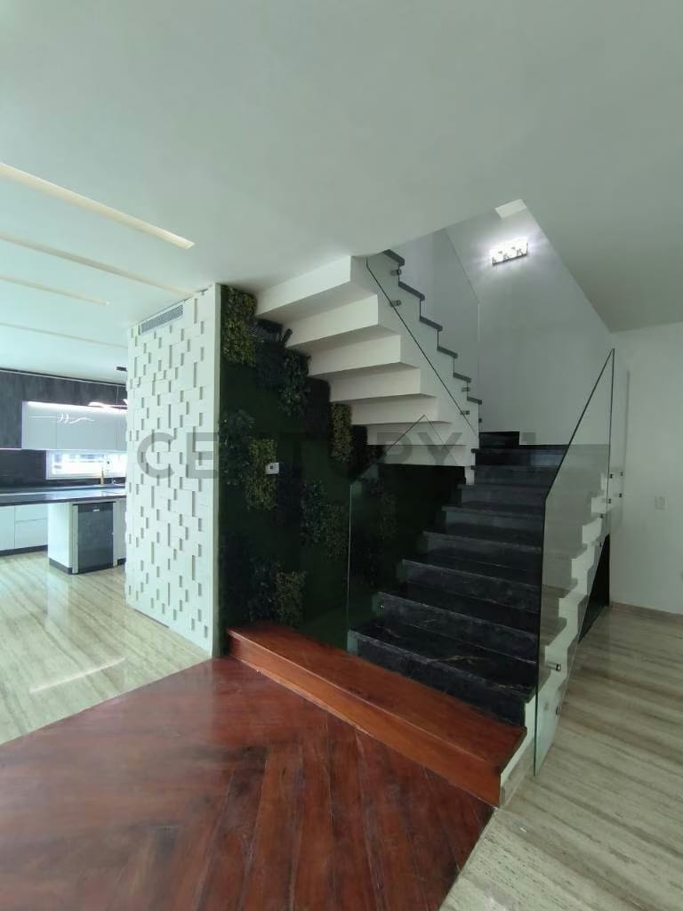 En venta Casa Bote C 5/H en Lecheria,C.R. Casa Bote C con Canal de Navegacion - 8