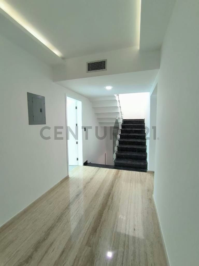 En venta Casa Bote C 5/H en Lecheria,C.R. Casa Bote C con Canal de Navegacion - 10