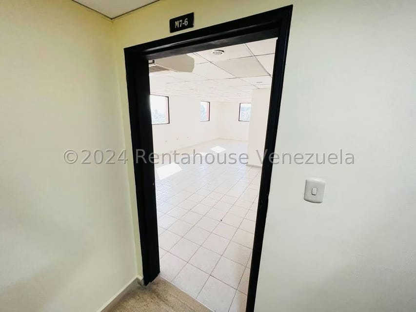 Comercial (Oficina) en Alquiler en Avenida Bolivar, Aragua - 2
