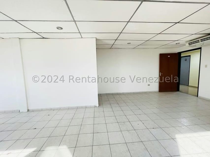 Comercial (Oficina) en Alquiler en Avenida Bolivar, Aragua - 13