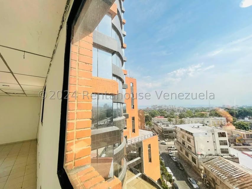 Comercial (Oficina) en Alquiler en Avenida Bolivar, Aragua - 16