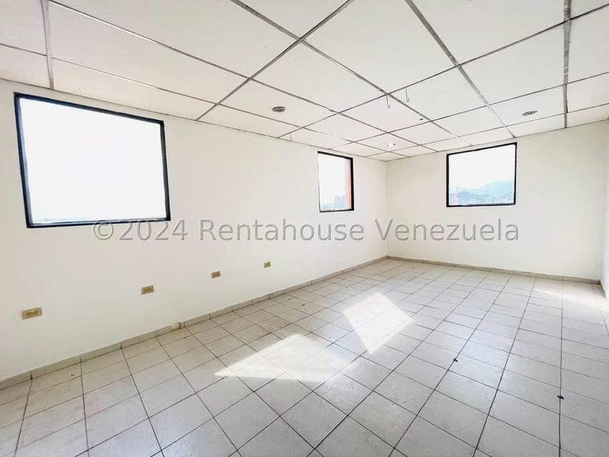 Comercial (Oficina) en Alquiler en Avenida Bolivar, Aragua - 10