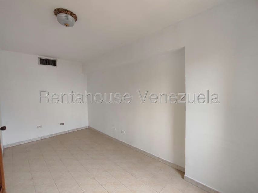 Apartamento (1 Nivel) en Venta en Las Delicias, Aragua - 35