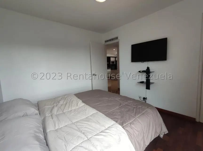 Apartamento (1 Nivel) en Alquiler en Campo Alegre, Distrito Metropolitano - 14