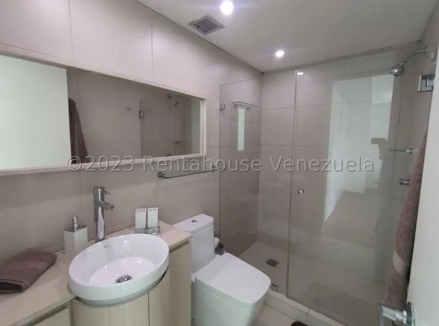 Apartamento (1 Nivel) en Alquiler en Campo Alegre, Distrito Metropolitano - 15