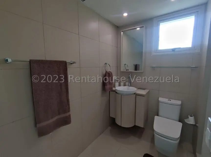 Apartamento (1 Nivel) en Alquiler en Campo Alegre, Distrito Metropolitano - 16