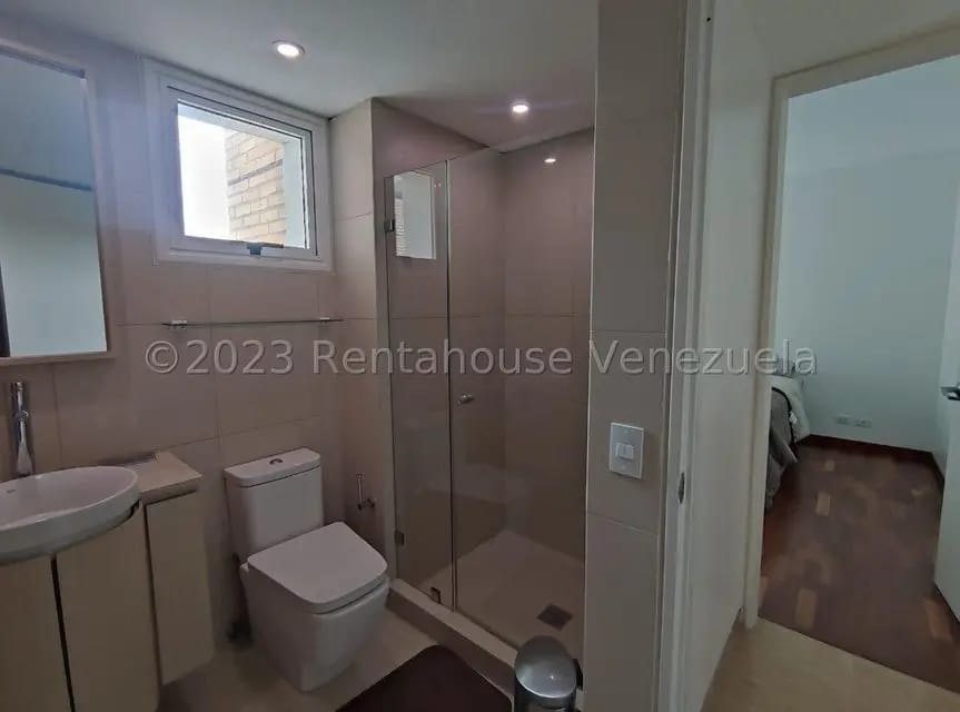 Apartamento (1 Nivel) en Alquiler en Campo Alegre, Distrito Metropolitano - 17