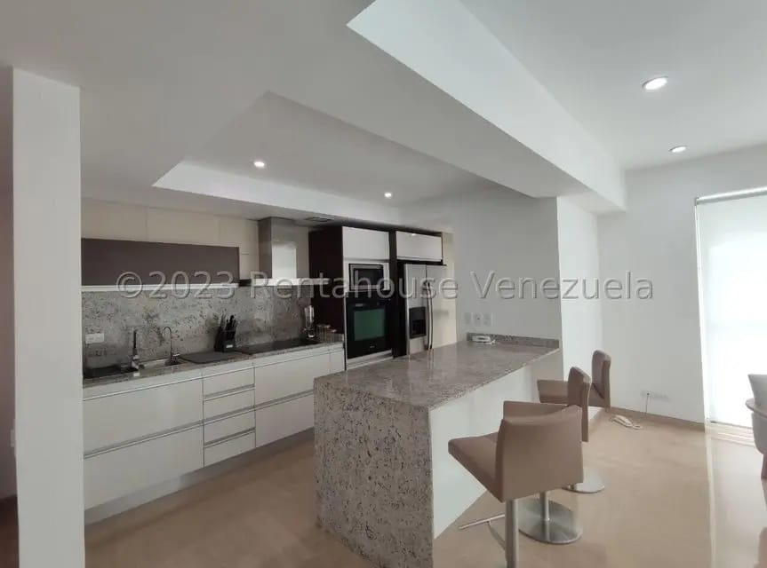 Apartamento (1 Nivel) en Alquiler en Campo Alegre, Distrito Metropolitano - 5