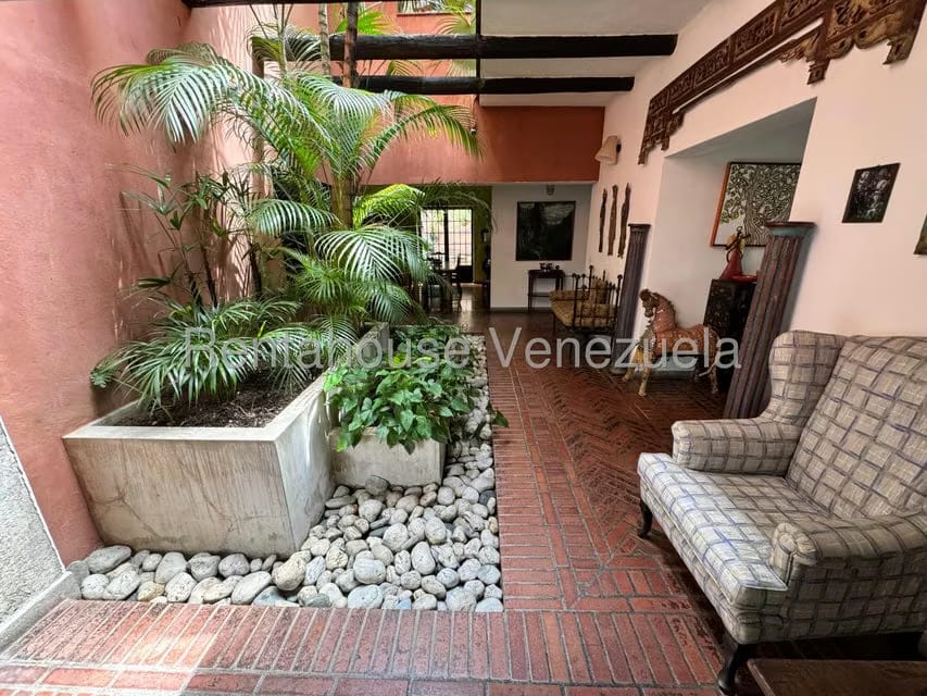 Casa (Multipes Niveles) en Venta en Los Palos Grandes, Distrito Metropolitano - 2