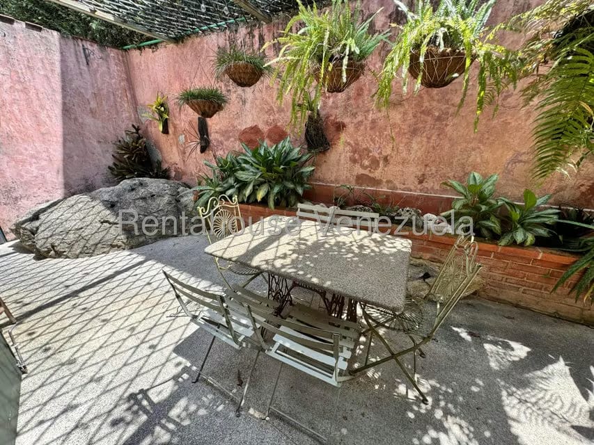 Casa (Multipes Niveles) en Venta en Los Palos Grandes, Distrito Metropolitano - 11
