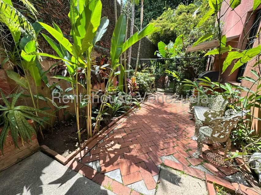 Casa (Multipes Niveles) en Venta en Los Palos Grandes, Distrito Metropolitano - 12