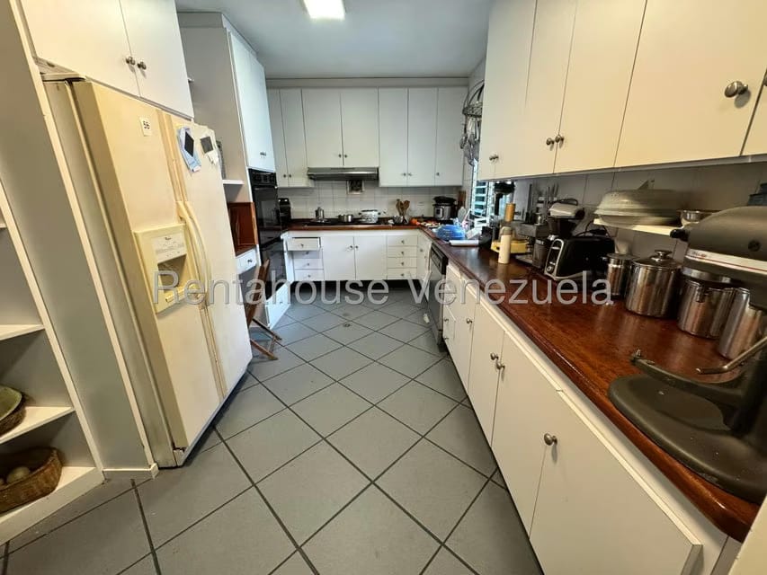 Casa (Multipes Niveles) en Venta en Los Palos Grandes, Distrito Metropolitano - 14