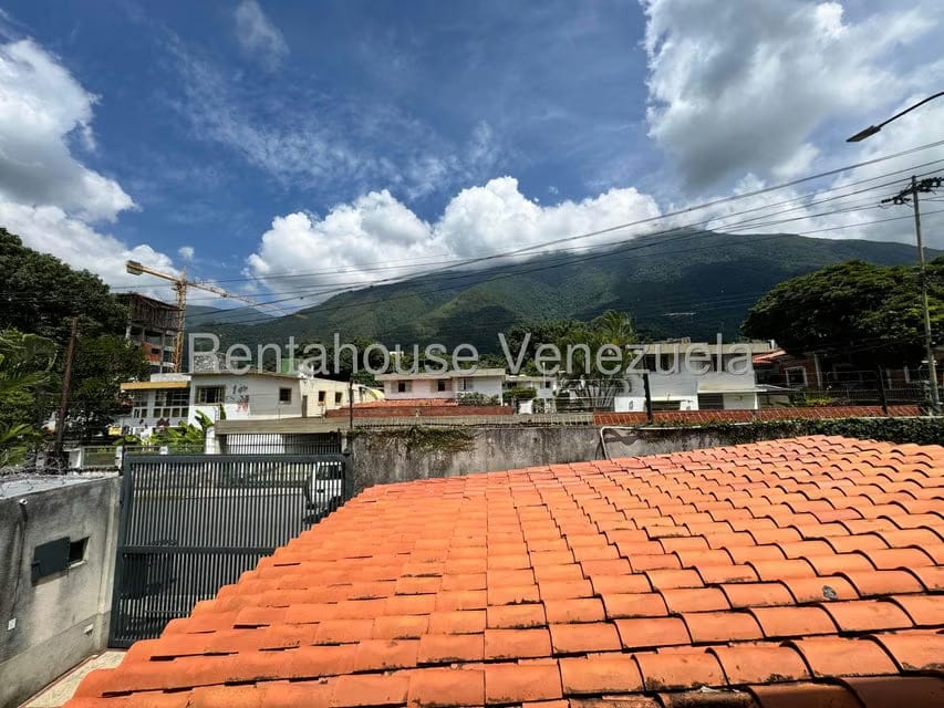 Casa (Multipes Niveles) en Venta en Los Palos Grandes, Distrito Metropolitano - 26