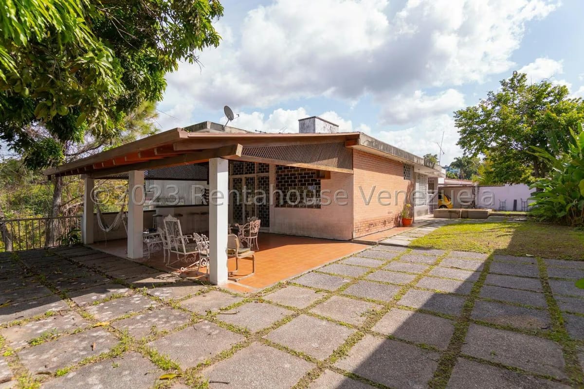 CASA EN VENTA SELENE MARIN – MLS#23-24326