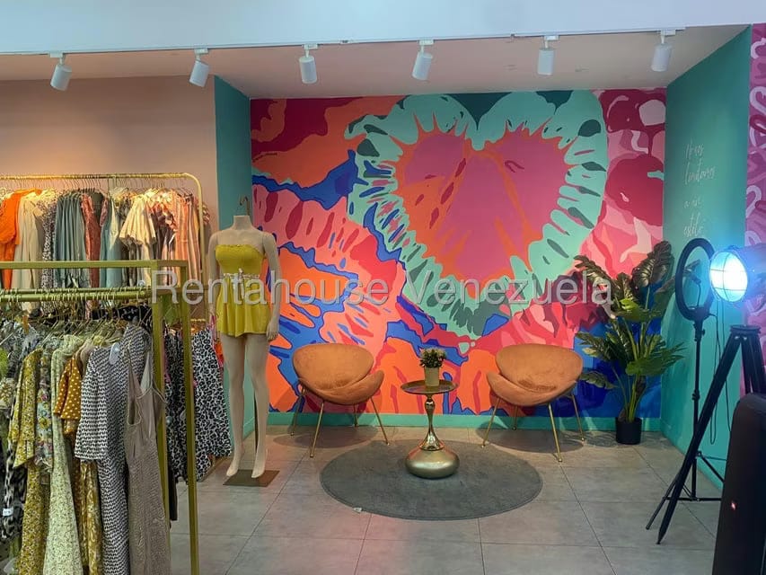 Comercial (Local Comercial) en Alquiler en Los Dos Caminos, Distrito Metropolitano - 8