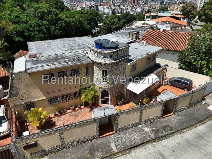 Casa (Duplex) en Venta en Las Palmas, Distrito Metropolitano - 2