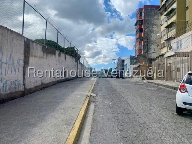Comercial (Local Comercial) en Venta en Parroquia Altagracia, Distrito Metropolitano - 2