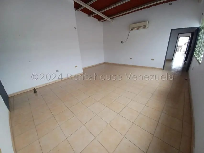 Comercial (Local Comercial) en Alquiler en Parroquia Concepcion, Lara - 30