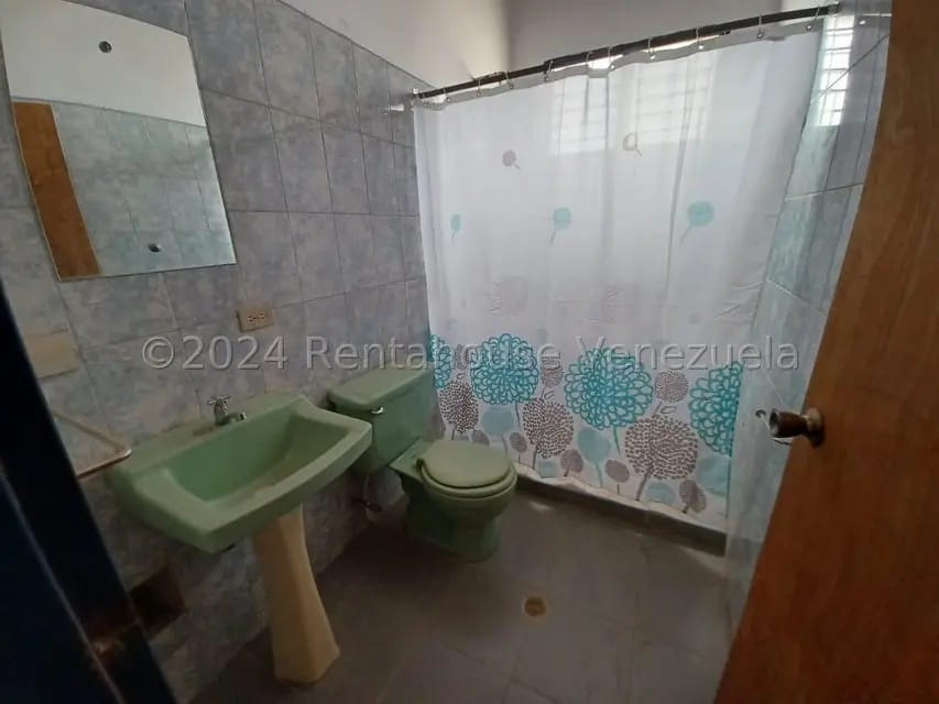 Comercial (Local Comercial) en Alquiler en Parroquia Concepcion, Lara - 32
