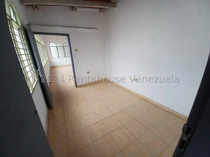 Comercial (Local Comercial) en Alquiler en Parroquia Concepcion, Lara - 33