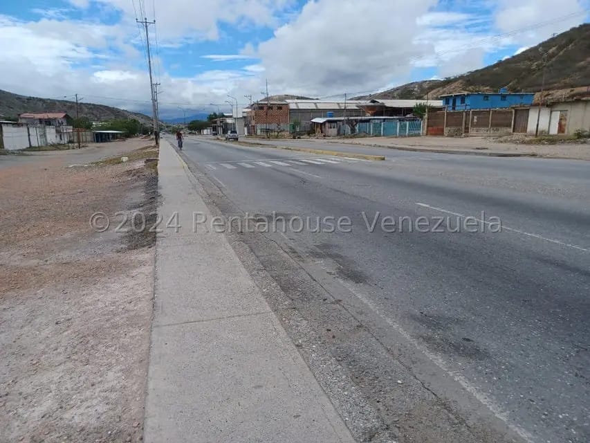 Comercial (Local Comercial) en Alquiler en Parroquia Concepcion, Lara - 5