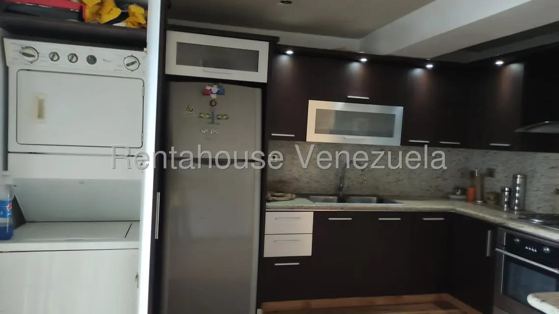 Apartamento (1 Nivel) en Alquiler en Miravila, Distrito Metropolitano - 2