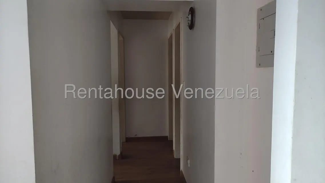 Apartamento (1 Nivel) en Alquiler en Miravila, Distrito Metropolitano - 13