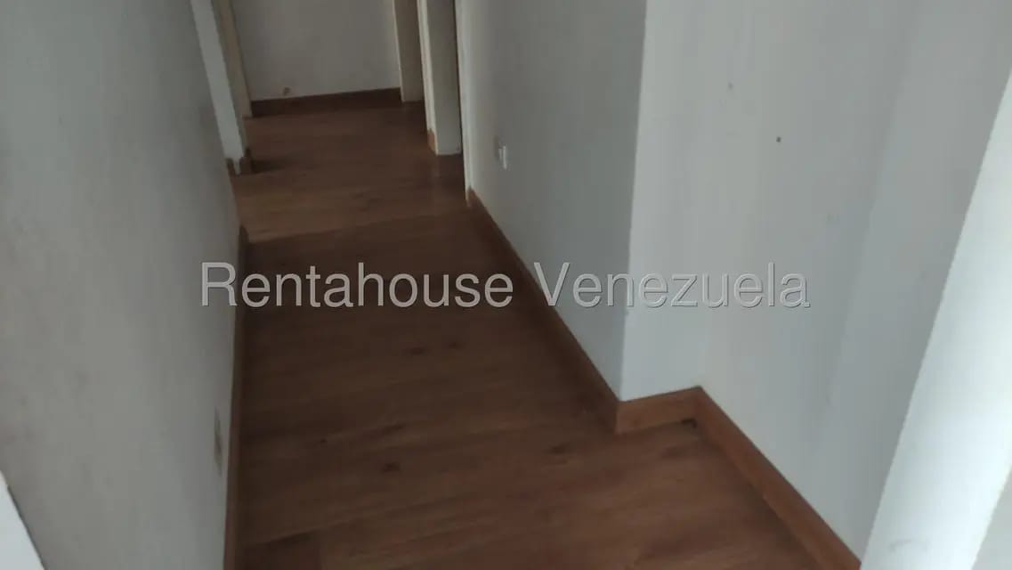 Apartamento (1 Nivel) en Alquiler en Miravila, Distrito Metropolitano - 18