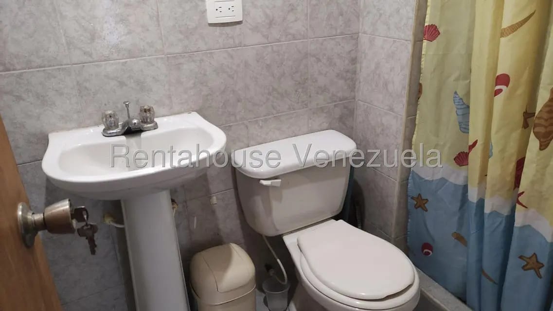 Apartamento (1 Nivel) en Alquiler en Miravila, Distrito Metropolitano - 19