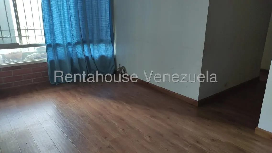Apartamento (1 Nivel) en Alquiler en Miravila, Distrito Metropolitano - 10