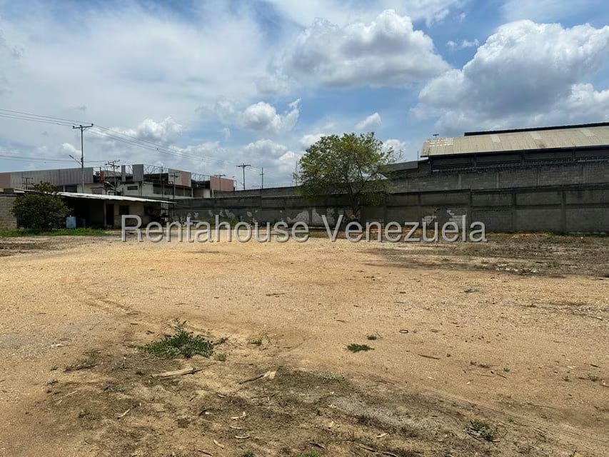 Terreno (Comercial) en Venta en La Raiza, Miranda - 13