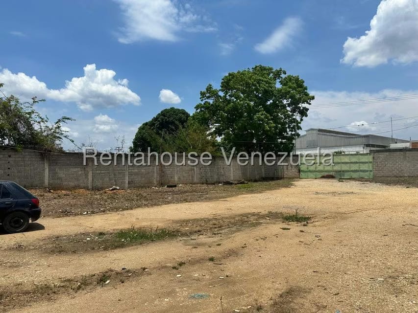 Terreno (Comercial) en Venta en La Raiza, Miranda - 18