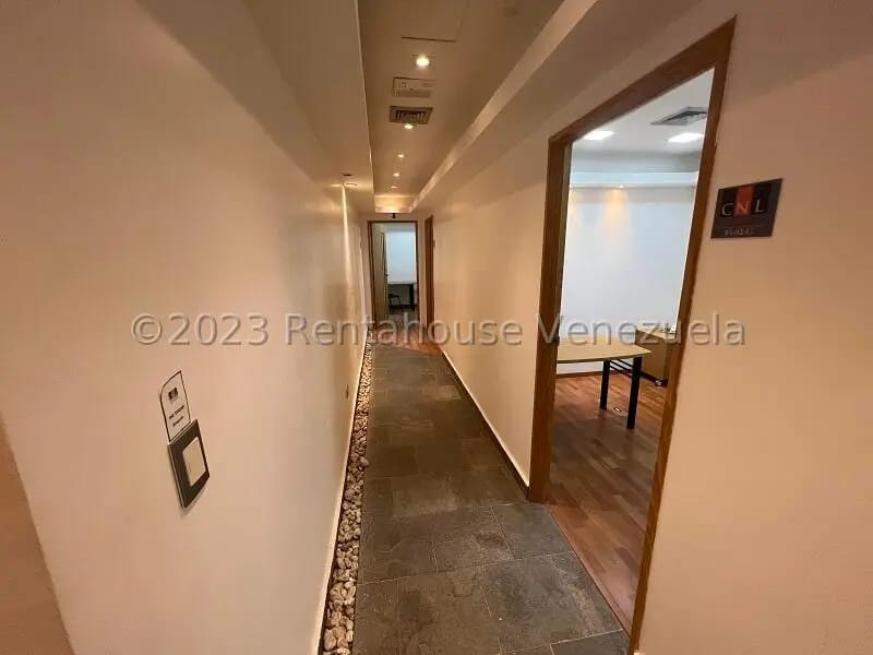 Comercial (Oficina) en Alquiler en Lomas de La Lagunita, Distrito Metropolitano - 6