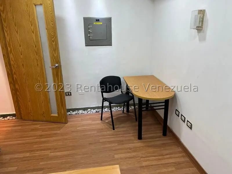 Comercial (Oficina) en Alquiler en Lomas de La Lagunita, Distrito Metropolitano - 9