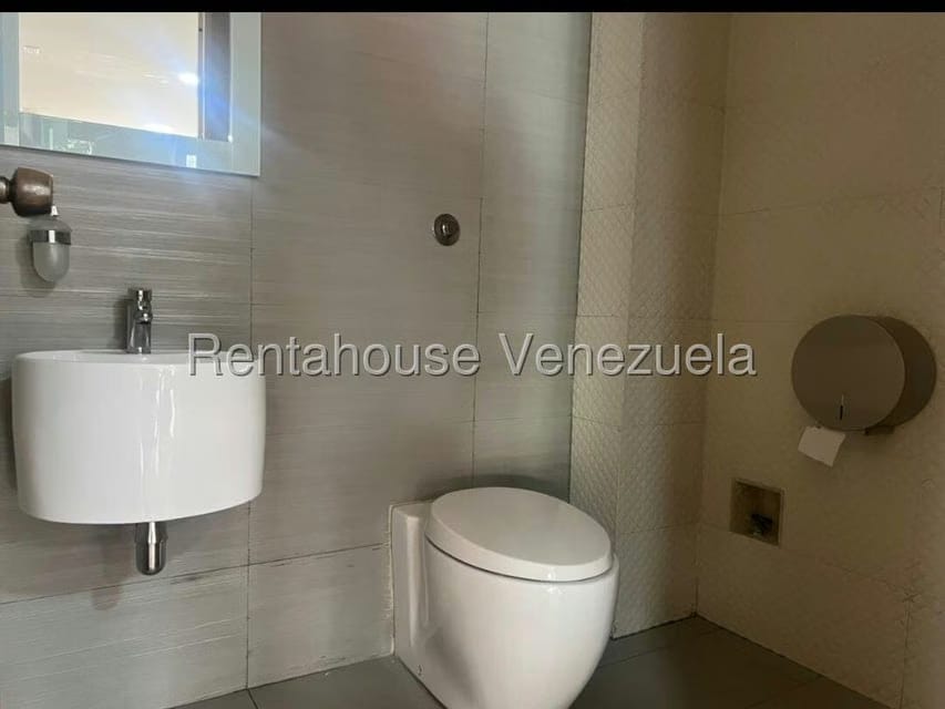 Comercial (Local Comercial) en Venta en El Recreo, Distrito Metropolitano - 15