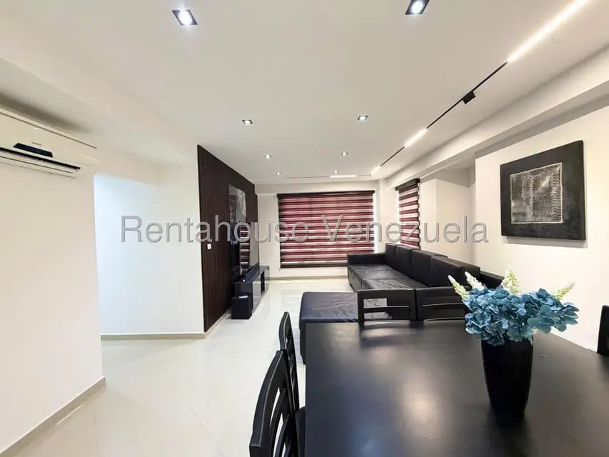 Apartamento (1 Nivel) en Venta en Triangulo del Este, Lara - 2