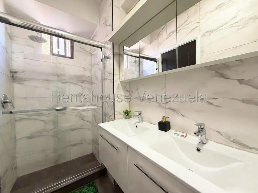 Apartamento (1 Nivel) en Venta en Triangulo del Este, Lara - 23