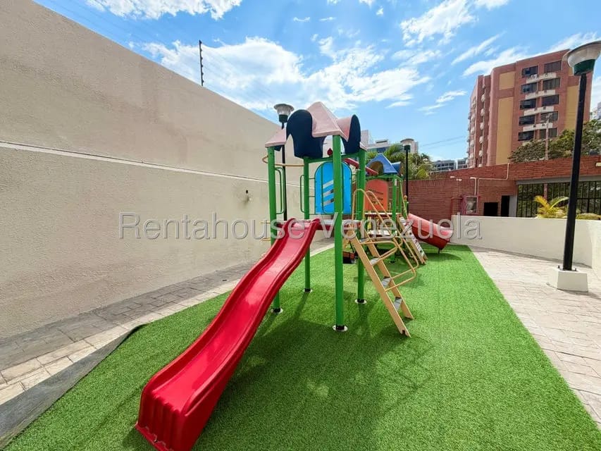 Apartamento (1 Nivel) en Venta en Triangulo del Este, Lara - 33