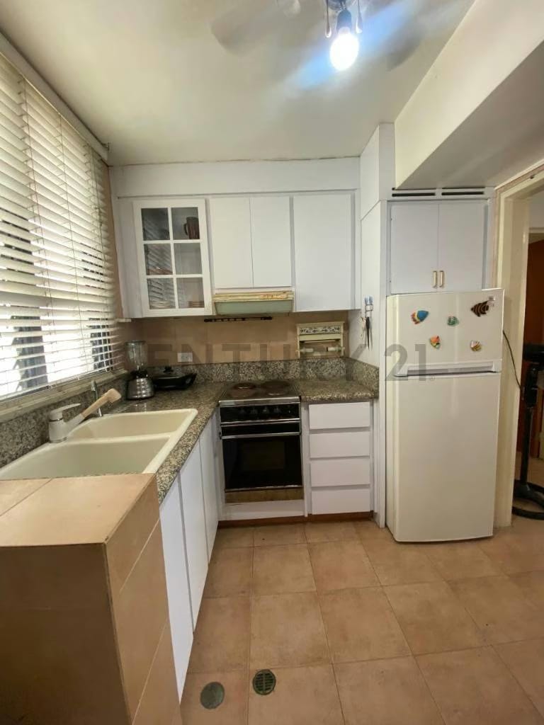 Alquiler de Apartamento en Tanaguarenas, La Guaira - Edificio con Piscina - 3