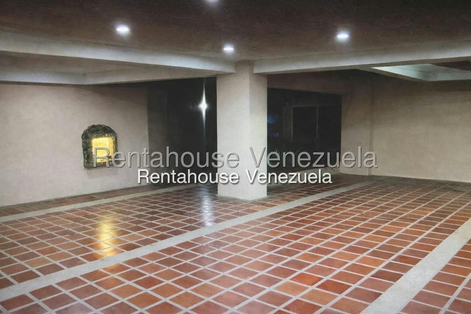 Apartamento (1 Nivel) en Venta en Agua Sal, Miranda - 2