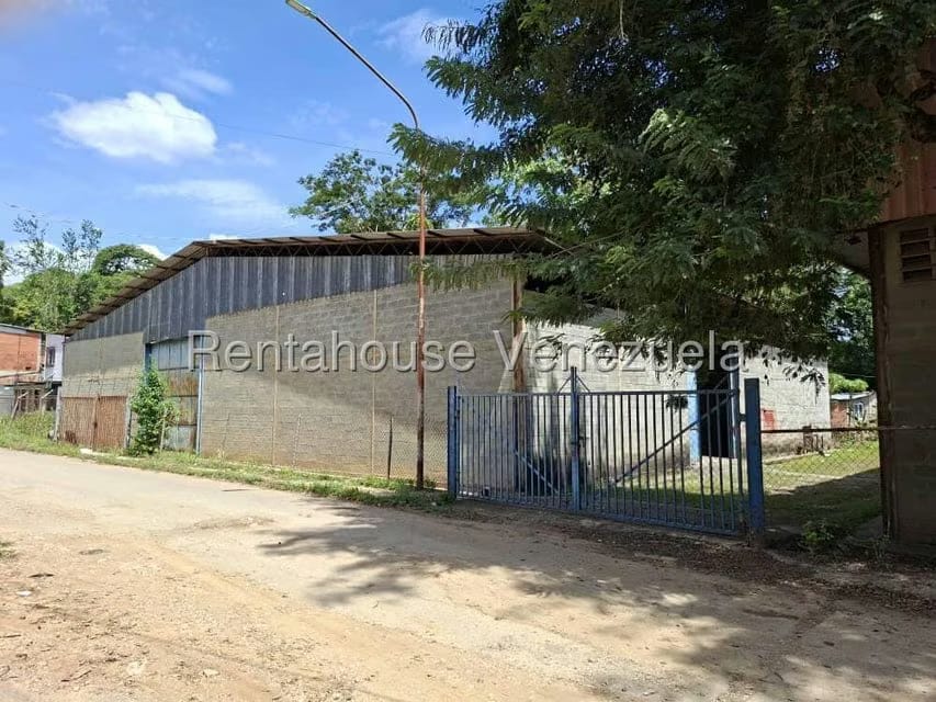 Comercial (Galpon - Deposito) en Venta en Santa Lucia, Miranda - 2